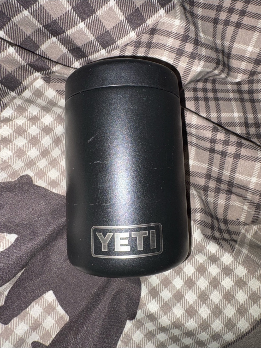 Yeti Black Stackable Can Insulator
